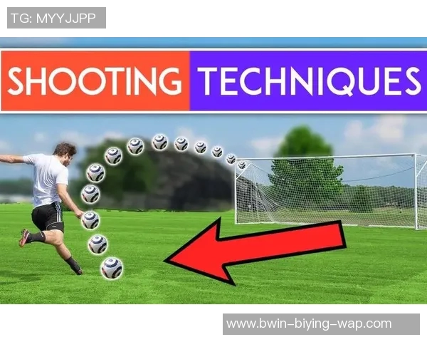 足球巨星热身时的精彩射门瞬间引爆全场激情与期待