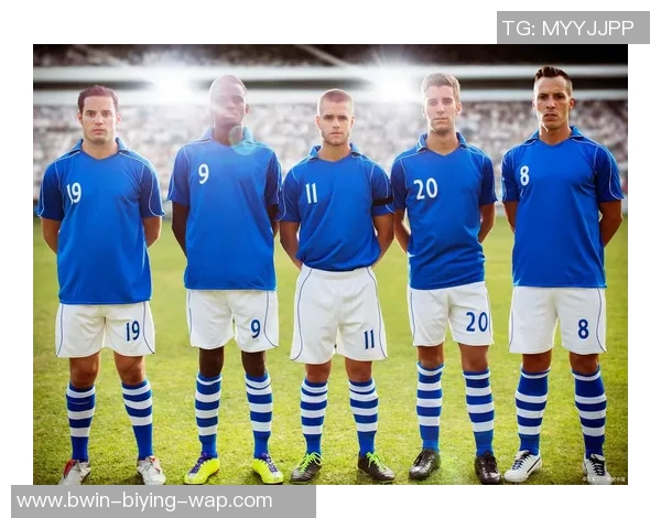 现役足球六号球星是谁他在球场上的表现如何对比其他球员